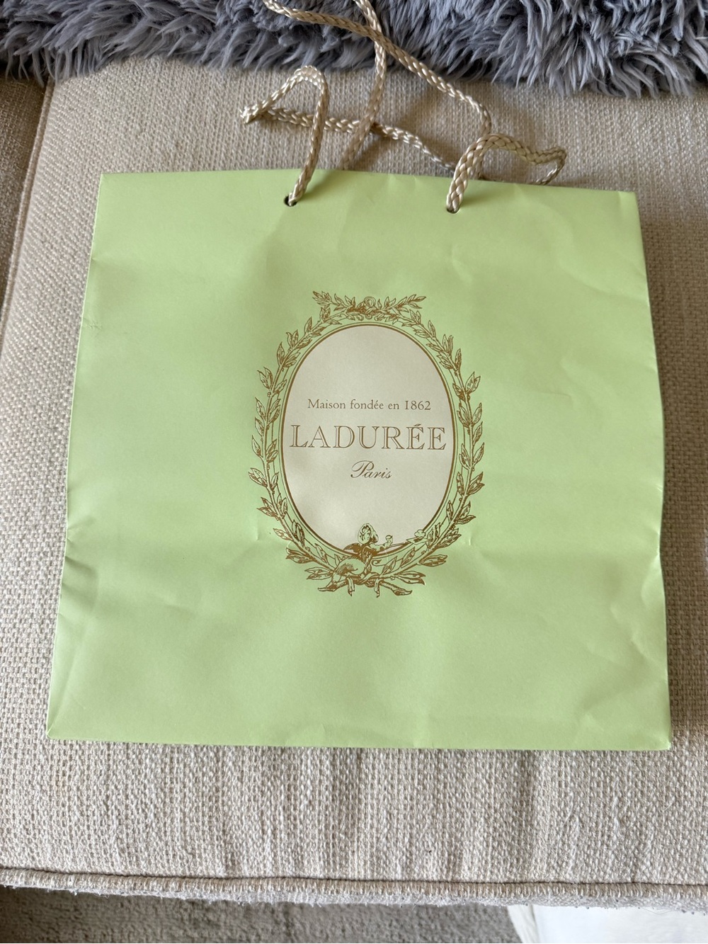 🇫🇷 Authentic Ladurée Paris Gift Bag – Luxury French Boutique Packaging